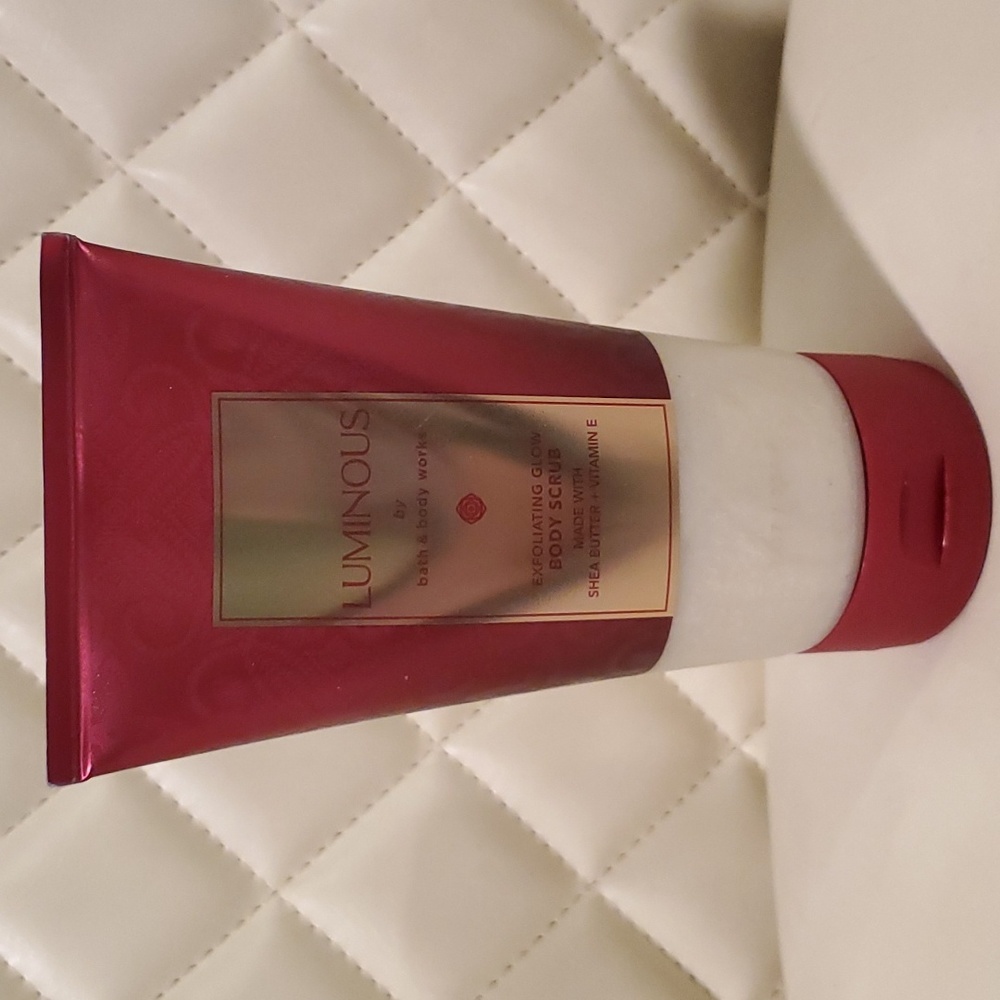 Luminous ~ Exfoliating Sugar Scrub ~ Bath & Body Works ~ 8oz. NWT